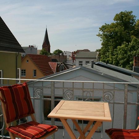 Ferienresidenz Am Strom Apartamento Rostock Exterior foto