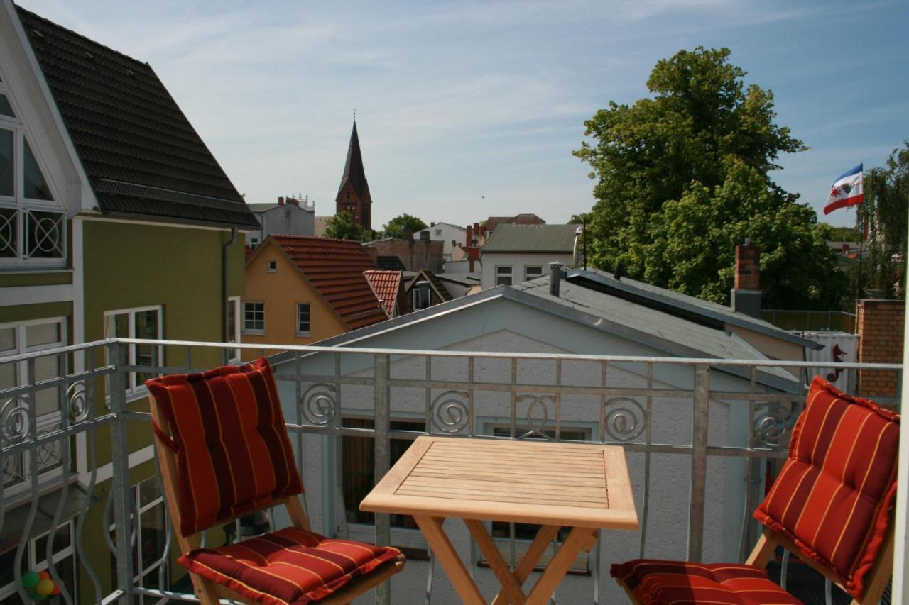 Ferienresidenz Am Strom Apartamento Rostock Exterior foto